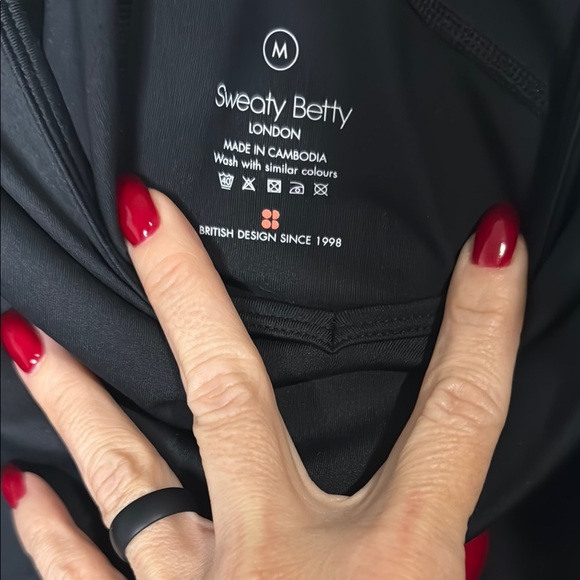 Sweaty Betty Gaia Black V-Neck Short Sleeve Top - Picture 3 of 6